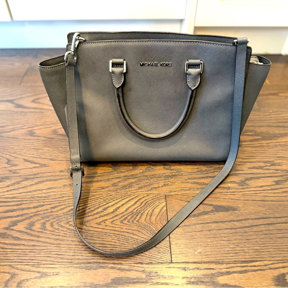 Michael kors bag. EUC. Loved it but no longer use it as often